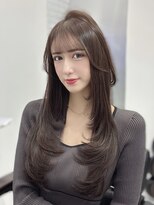 ロムーク 表参道(LOMKH)&nbsp;ミディアムレイヤーロングレイヤーカット顔周りブルーブラック