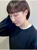 やや前上がりのミニボブ×ワイドバング