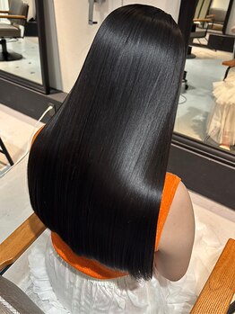 サンタフェ 柳津店(Santa'Fe)の写真/【縮毛矯正×ケア】カラーも同時OK！髪質に合わせたアプローチ。ダメージ髪も潤い溢れる理想の仕上がりに♪