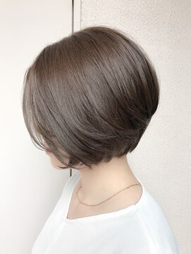 オーティティ(O-TETE) O-tete カーキベージュショートボブビフォーアフター