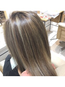 ヘアリゾート粋 リマ 銀座店(lima) 【粋lima銀座店】ハイライト