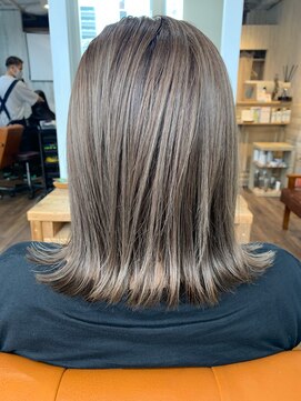 アクトゥス(AEQUITAS) ハーフブリーチ×グレージュ