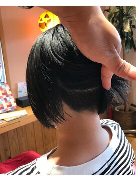 フルール(fleur) 刈り上げショートボブ