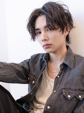 イオ 本厚木(io) 波巻きスパイラルパーマセンターパートウルフハイライト