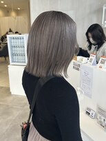 プラス ファースト ヘア(Plus 1st)&nbsp;ミルクティーグレージュ×外ハネボブ