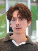 心斎橋フェザーパーマ毛流れセンターパートカルマパーマ強め40代