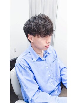 ネオン(neon)の写真/髪だけじゃない。眉・ひげまで整えて清潔感のある印象へ
