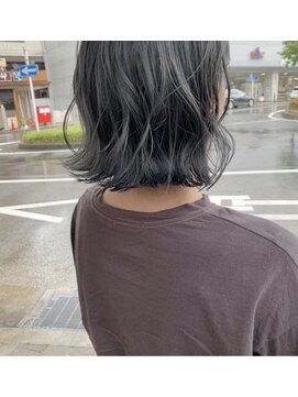 トレス(tresses) ミントリーフカラー×きりっぱなしボブ