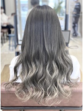 クアトログランシュ ひたちなか店(QUATRO×GranCieux) グラデーション