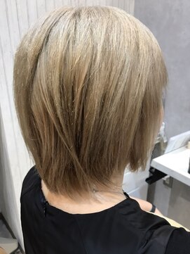 ヘアーサロン キー(Key) 外国人風シルバーアッシュ♪ボブスタイルの大人デザインカラー