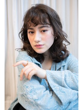 マグノリア オモテサンドウ(MAGNOLiA Omotesando) 前髪もくしゃっと大人かわいい♪大きめスパイラルこなれミディ