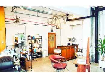 titi HAIR WORKS【チチヘアーワークス】