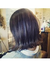 ヘアプラスアイズブルーム(hair+eyes bloom) 切りっぱなしボブ