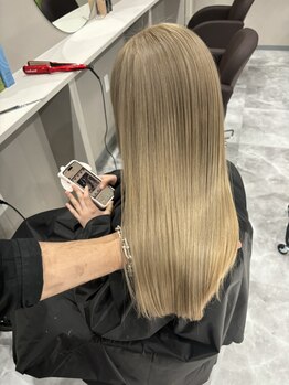 ミミー(mimiiy)の写真/【梅田/中崎/茶屋町】ブリーチ×縮毛矯正OK◎カラーをしていてもツヤツヤな髪でいたいアナタに…。