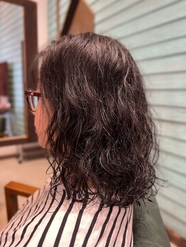 カシータヘアリゾート 熱田千年店(Casita Hair Resort) ミディアムレイヤー×マテリアルカール