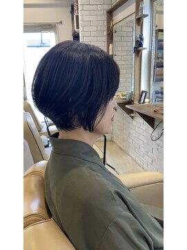 ミルク(MILK) ショートボブ×くびれショート×大人可愛い×白髪ぼかし