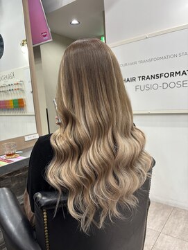 ラピス 横浜(Lapis) ミルクティーベージュシールエクブリーチカラーレイヤーカット