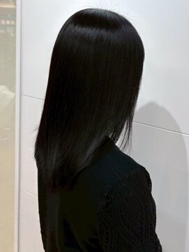 暗髪カラー レイヤーカット ブラック セミロング 黒髪