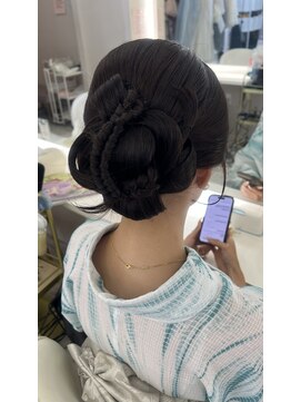 ゲッカビジン(GEKKABIJIN) 編み込み×毛流れデザインタイトヘア