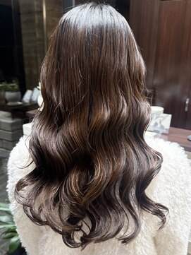 アメリ バイ アピッシュ(Amelie by apish) コテ巻き風パーマ韓国風パーマロングパーマ前髪パーマ