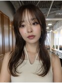 レイヤーカットハッシュカット顔まわりミディアムロング