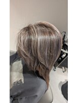 ニーナスイート(nina.suite) 白髪ぼかしハイライト