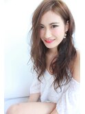 ふんわりエレガンスフェアリー　ロングのミックス巻き髪スタイル