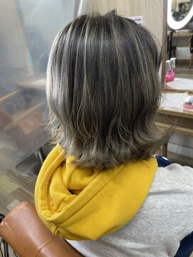 ライズ バイ レボ(RISE by REVO) シアーベージュ 外ハネミディアム 【RISE by REVO 我孫子】