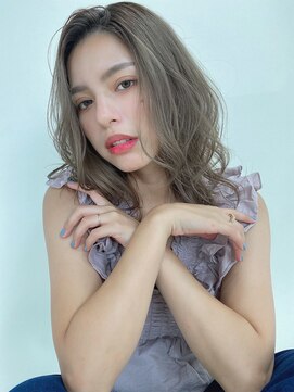 ルービック 京橋(Rubik's) 大人かわいいフェザーバング_透明感グレージュ