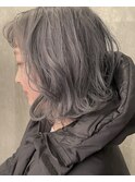 シルバーグレージュのボブ