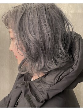 ミヤニシ ニーナナイチ(MIYANISHI 271) シルバーグレージュのボブ