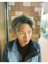 ヘアーサロン ミハト&nbsp;シルバーカラー　センターパート
