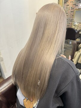 トロニー(TLONY) ホワイトベージュ　トリプルカラー　stylist/miaki