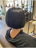 前下がりミニボブ