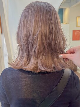 ニモ(NIMO.) ミニボブミルクティーベージュ内巻きボブラベンダーベージュ