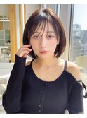 前下がりレイヤーボブで絶壁解消！小顔に見えるひし形シルエット