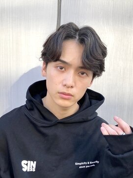 ネオリーブウリ 二子玉川店(Neolive uri) サーフカール刈り上げセンターパートリバースセンターパート