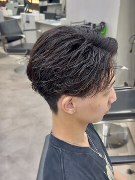 リベル(LIBER) フェザーパーマ/ニュアンスパーマ/センターパート/毛流れパーマ