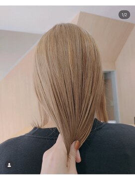 ベージュカラー