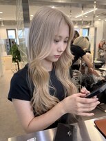 サンクプロジェクト(cinq PROJECT) 明るめホワイトミルクティーベージュ韓国ミディアムレイヤー原宿