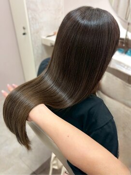 ソンノ(sonno) 髪質改善ストレート 縮毛矯正 オリーブベージュカラー 20代 艶髪