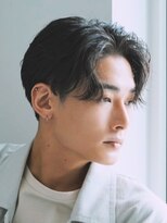 フィフス(fifth)&nbsp;毛流れニュアンスパーマカルマパーマセンターパートビジネスヘア