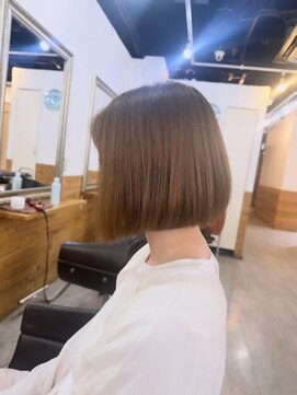 ヘリア(HELIA) 【内巻きボブ】