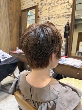 ワゴンバイアフロート(Wagon by afloat) ショートボブ/耳掛けショート20代30代40代丸顔面長