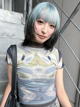 ソル バロール 表参道(SOL .valor) 水色とフェイクブラックのルーツカラー レイヤーボブ