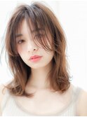 毛先だけパーマでラフに決まる大人ミディアム２