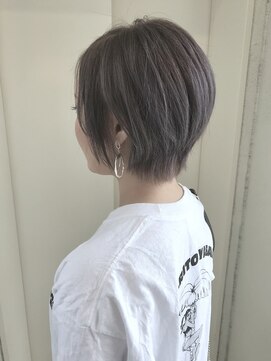ヘアーデザイン シュシュ(hair design Chou Chou by Yone) グレージュ×耳かけショート♪