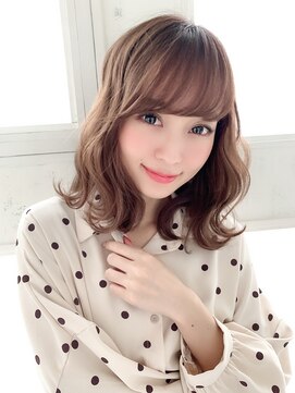 ソワリー 栄(THOiRY) 小顔カットが得意なスタイリストby坂元