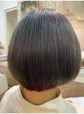 グレージュ×ショートボブ