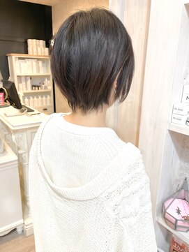 キャアリー(Caary) 福山市美容室Caary 人気コンパクトショート ポイントストレート